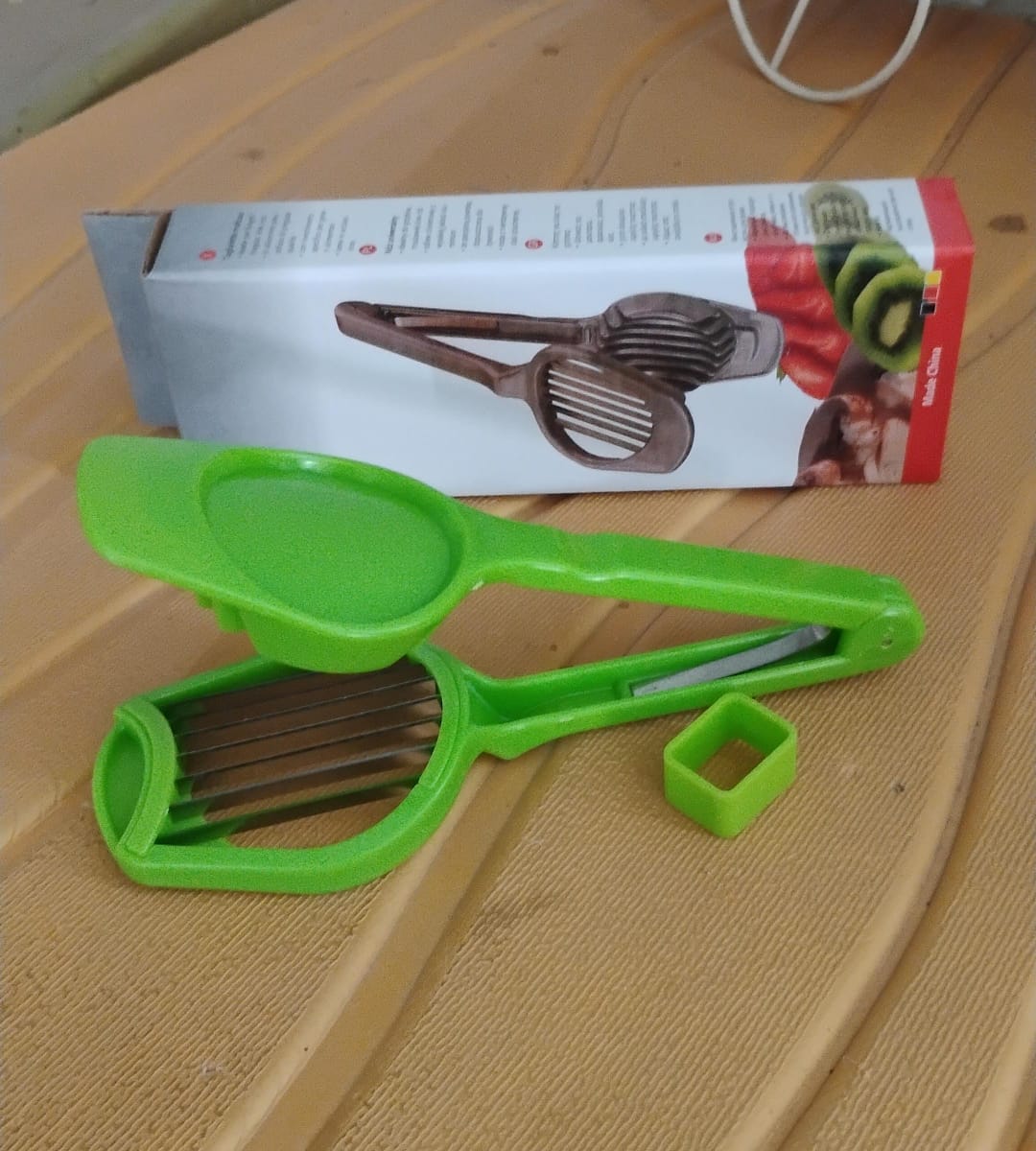 Multipurpose Slicer with Seven Blades, Egg Slicers Stainless Slicer, Strawberry, Tomato, Kiwi, Fruit Cutter, Divider Separator